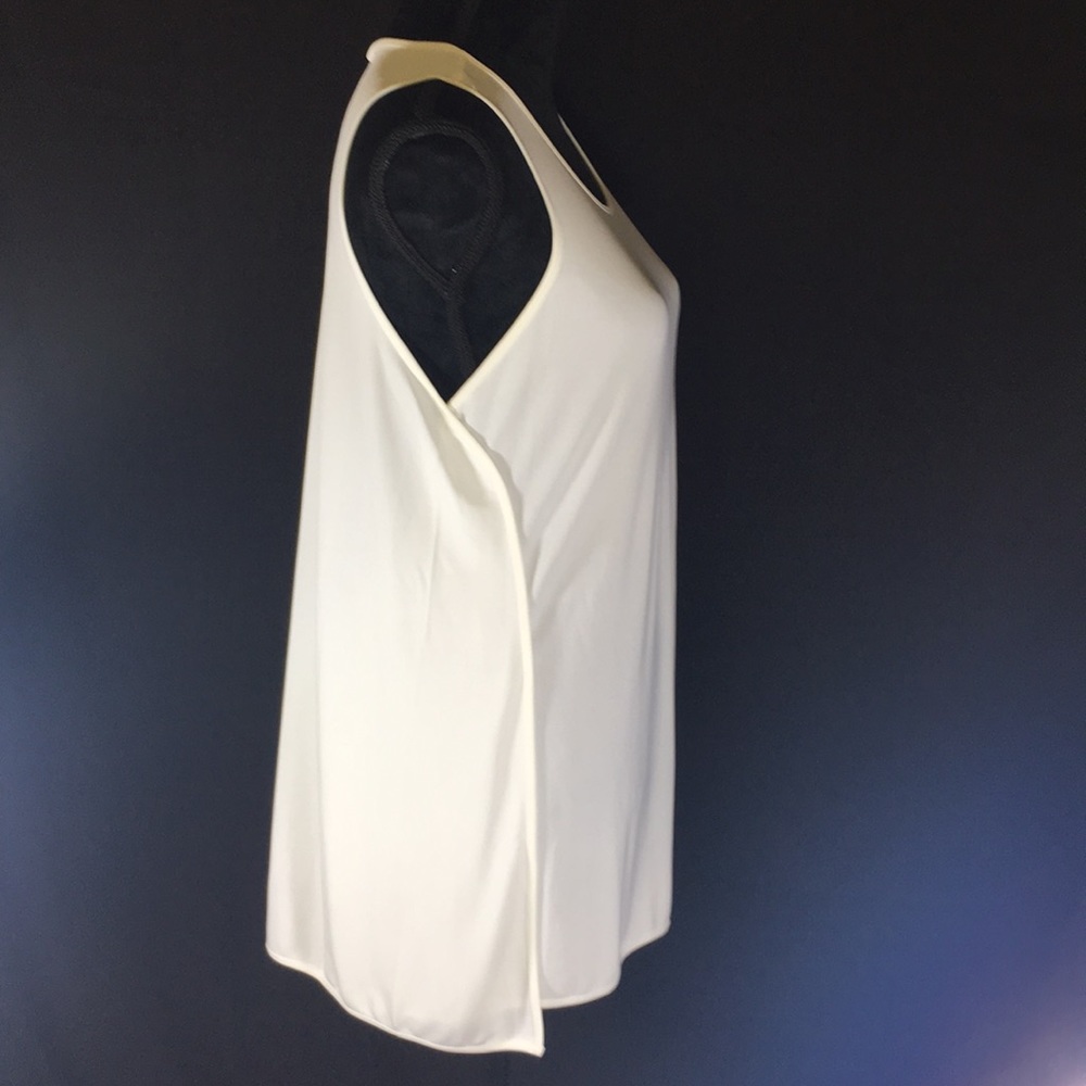 DKNY ( DANA KARAN NEW YORK ) Size LARGE, White, - Picture 3 of 8